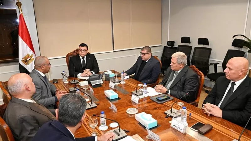 وزير الإسكان يتابع سير العمل في محطة معالجة الصرف الصحي بالإسكندرية