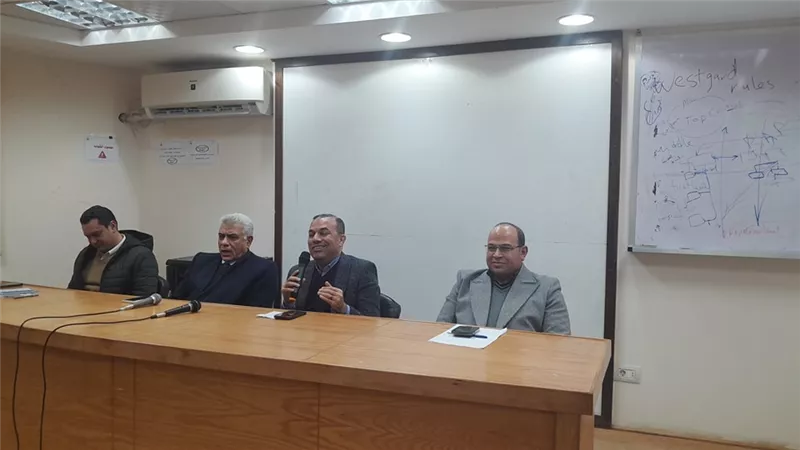 عبد الجواد يترأس اجتماعًا بمديري مستشفيات صحة البحيرة