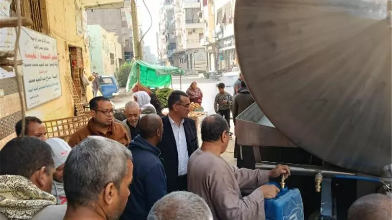 محافظ الأقصر يعود لمتابعة أعمال اصلاح كسر خط الصرف الصحى بالحبيل