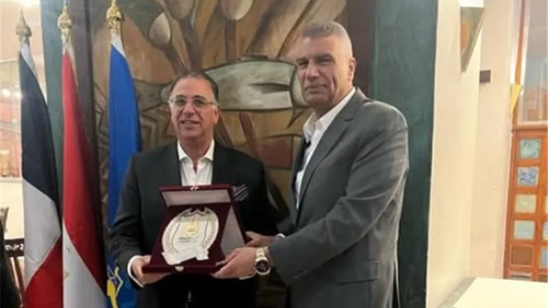 نائب وزير الخارجية يزور محافظة أسوان تفعيلاً لمبادرة 