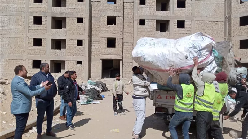 جهاز مدينة 6 أكتوبر يواصل توجيه ضرباته القويه لتجمعات الفريزه
