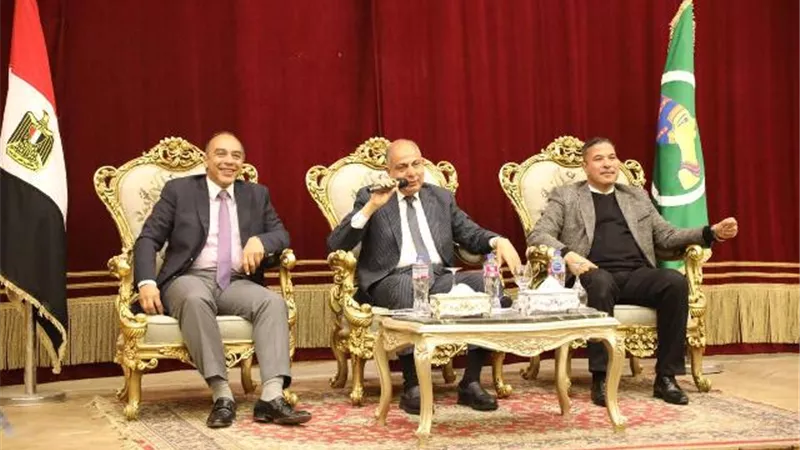 محافظ المنيا :دعم مستمر وتواصل دائم لتطوير منظومة العمل