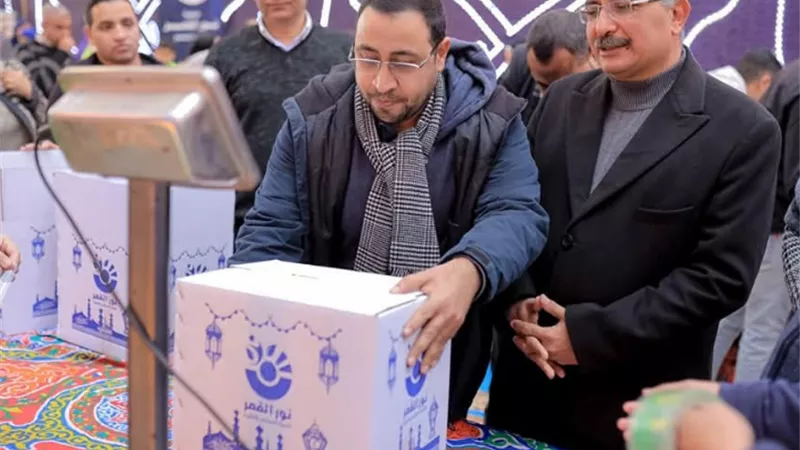 تجهيز 2000 كرتونة غذائية للأسر الأولى بالرعاية بالمنيا