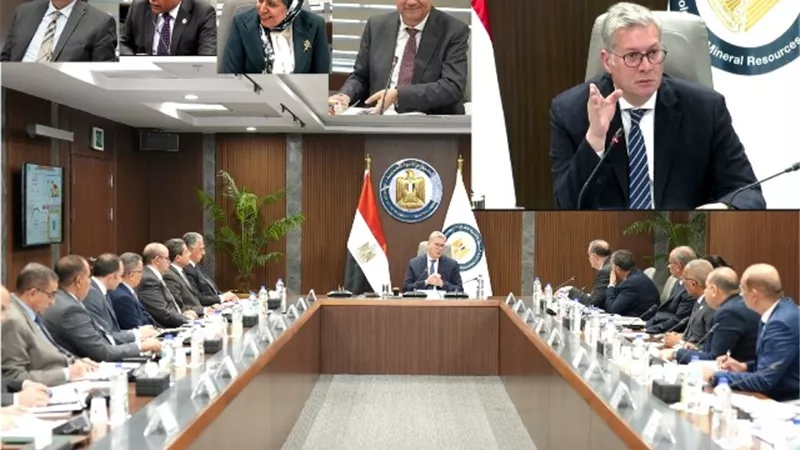 وزير البترول يوجه بوضع خطة لتسريع تنمية اكتشافات الغاز لزيادة الإنتاج