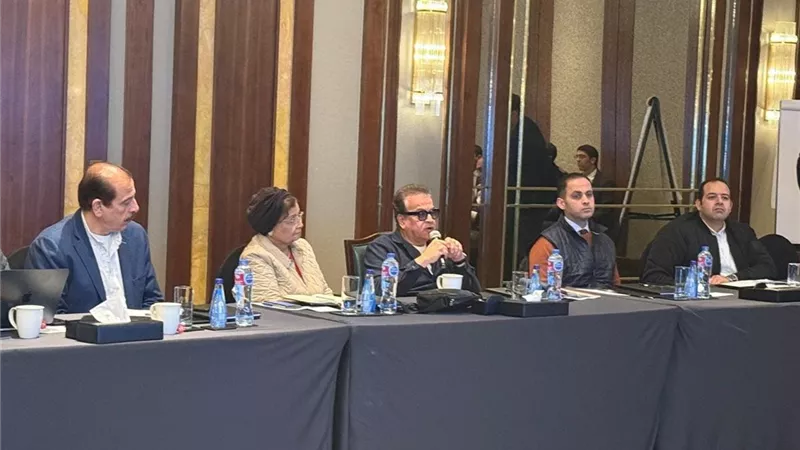 عبد الغفار يؤكد ضرورة التمهيد التشريعي لتطبيق استراتيجية الصحة
