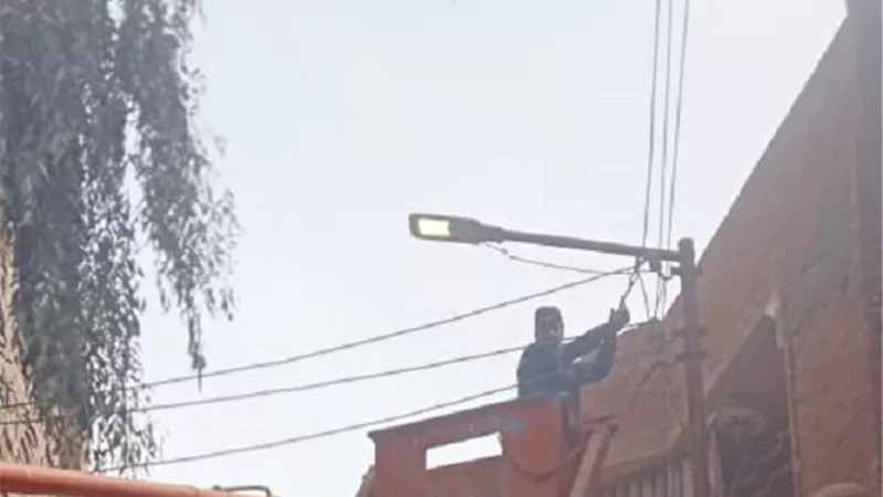 محافظ أسيوط: تركيب كشافات جديدة لرفع كفاءة منظومة الإنارة