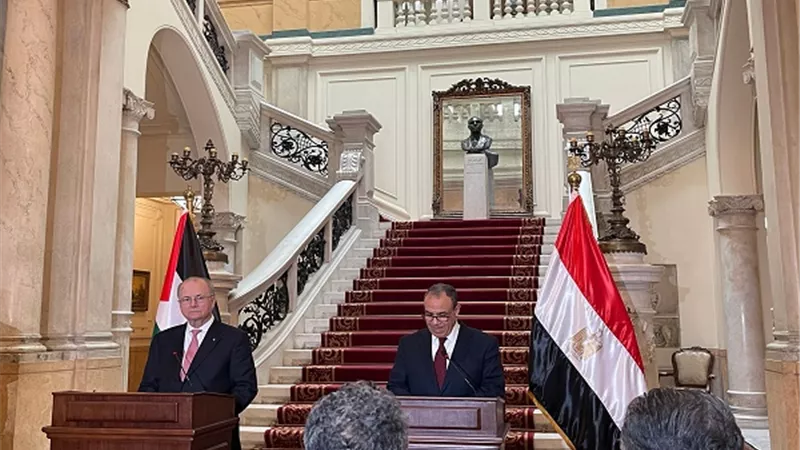 بدء المؤتمر الصحفي لوزير الخارجية مع رئيس الوزراء الفلسطيني