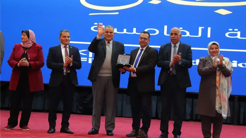 رئيس جامعة كفر الشيخ يشهد حفل تخريج طلاب الطب البشري