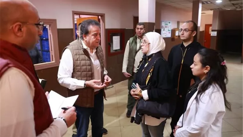 نائب رئيس مجلس الوزراء وزير الصحة يتفقد مركز طب أسرة عين الصيرة