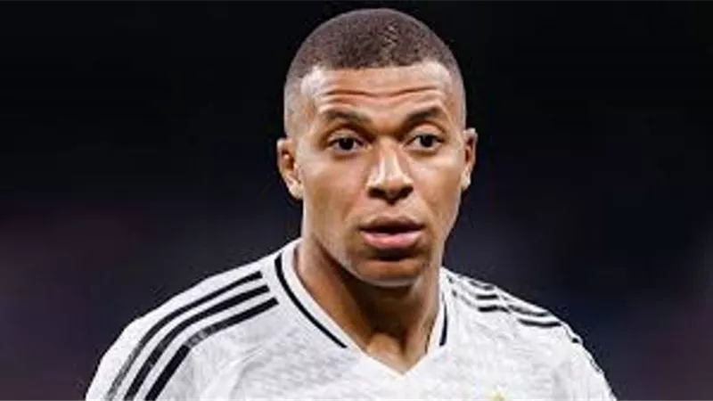 مبابي يقود تشكيل ريال مدريد في مواجهة بيتيس بالليجا