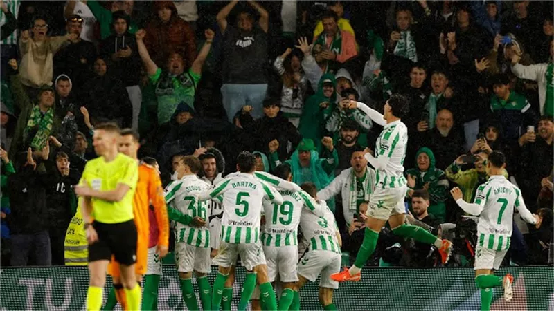 رجل مباراة ريال مدريد وريال بيتيس في الدوري الإسباني