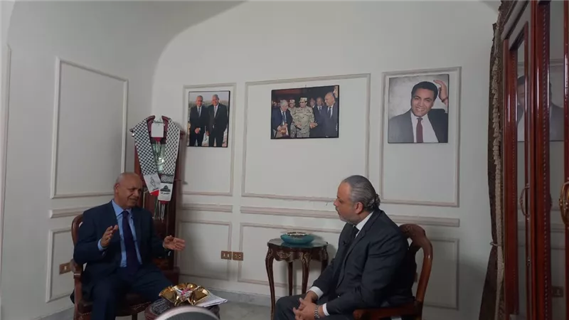 تامر عبدالمنعم يعود للإعلام في برنامج 