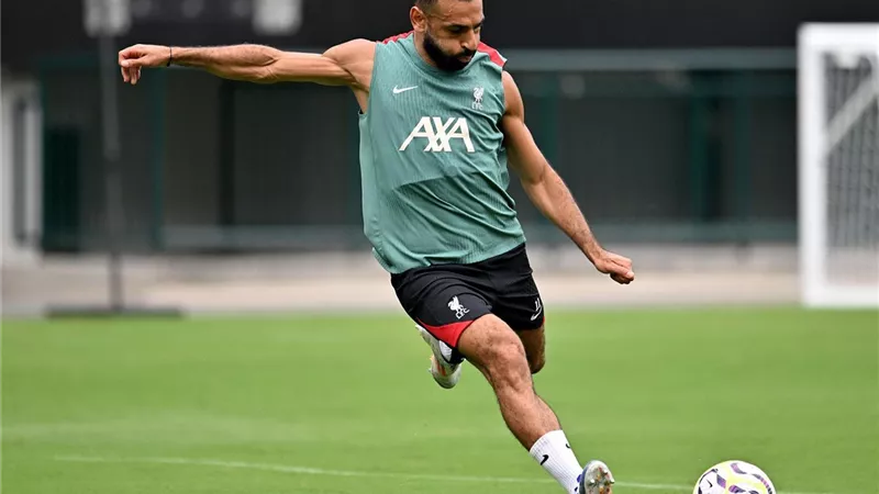 شاهد .. حساب ليفربول الرسمي عبر التيك توك يستعرض مهارات محمد صلاح