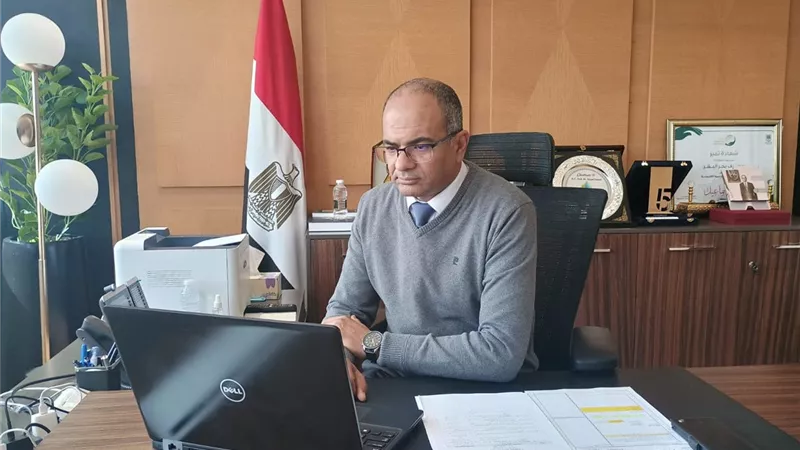الإسكان تستعرض موقف برنامج إدارة مياه الشرب بأسوان