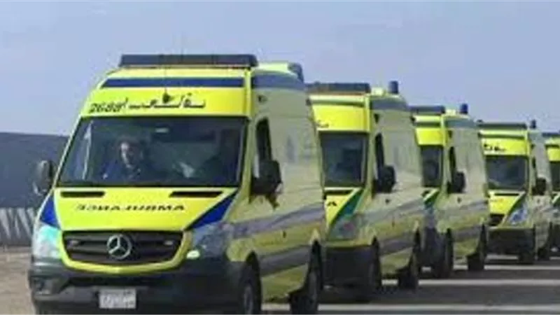 سيارات الإسعاف تصطف أمام معبر رفح لاستقبال المصابين الفلسطينيين