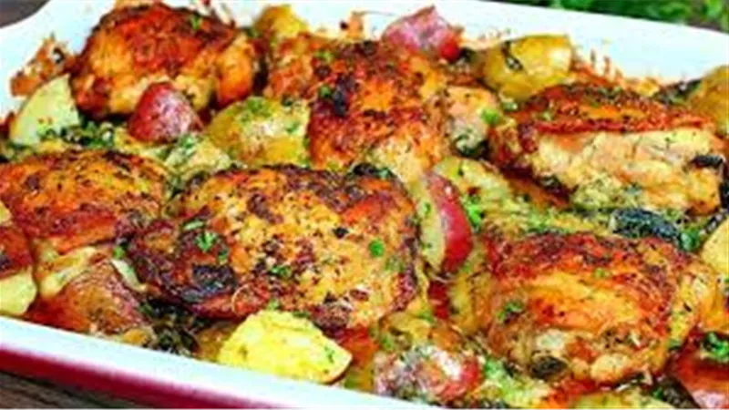 صينية البطاطس بالفراخ.. وجبة شهية لثاني يوم رمضان