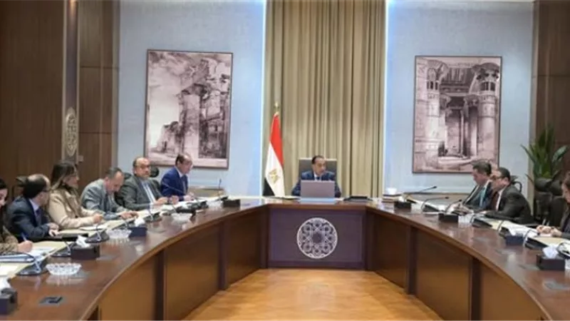 رئيس الوزراء يستعرض موقف منظومة تداول الأقطان ويوجه بسرعة سداد مستحقات المزارعين