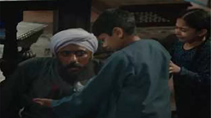 مصرع والد أحمد العوضي فى 