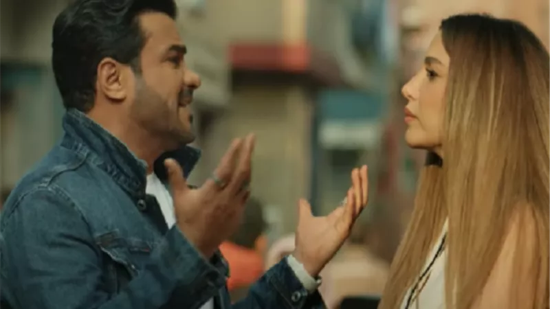 محمد رجب يقف بجانب حبيبته في مرضها بـ 