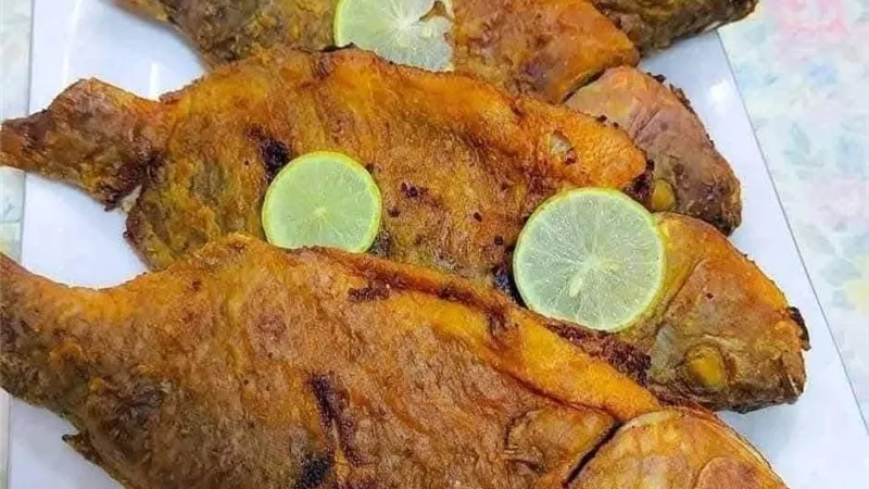 اكتشفي أسرار تحضير ألذ سمك مقلي بمذاق المطاعم في منزلك