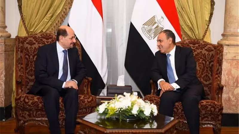 وزير الخارجية يؤكد دعم مصر الراسخ لوحدة الدولة اليمنية واستقلالها