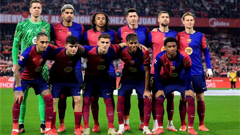فليك يعلن تشكيل برشلونة لمواجهة ريال سوسيداد