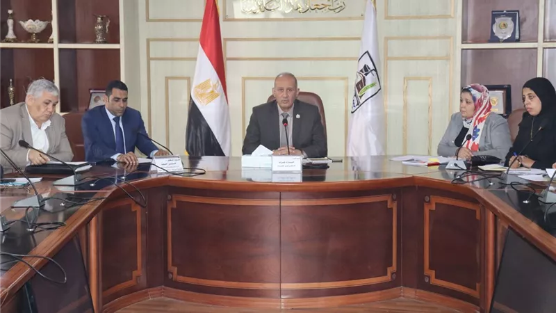 بنى سويف تبحث تنظيم أعمال التشجير