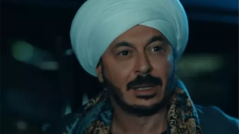 الحلقة الثالثة من مسلسل حكيم باشا..مصطفى شعبان يعرف بنجله من دينا فؤاد