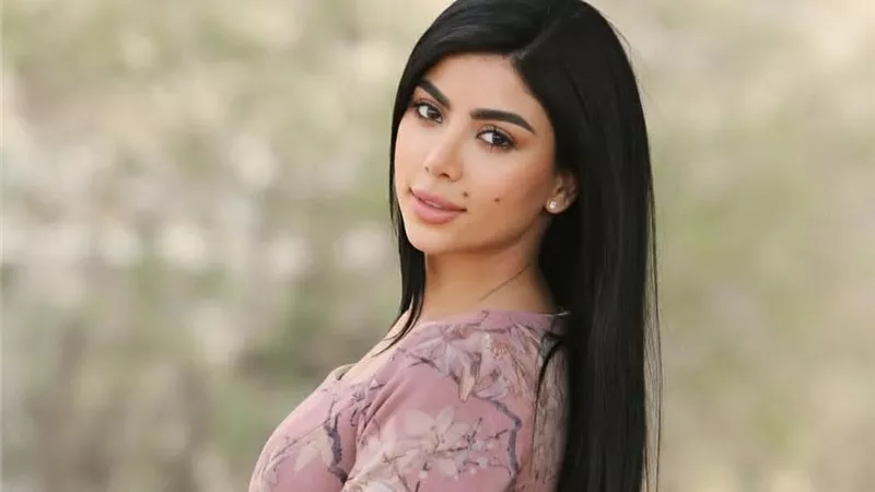 كارولين عزمى تتألق في أحدث ظهور من 