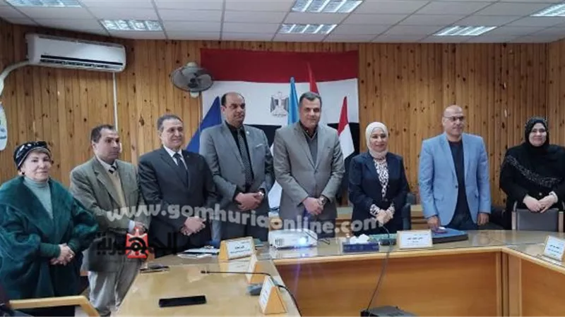 وكيل تعليم دمياط يشارك بإجتماع مجلس كلية التربية