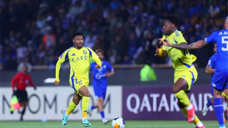 إنقاذ اسطورى من مدافع الاستقلال يحرم النصر من هدف رائع .. شاهد