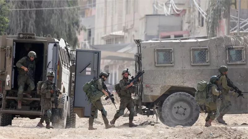 إعلام فلسطيني: قوات الاحتلال تغلق مداخل مدينة جنين بالسواتر الترابية