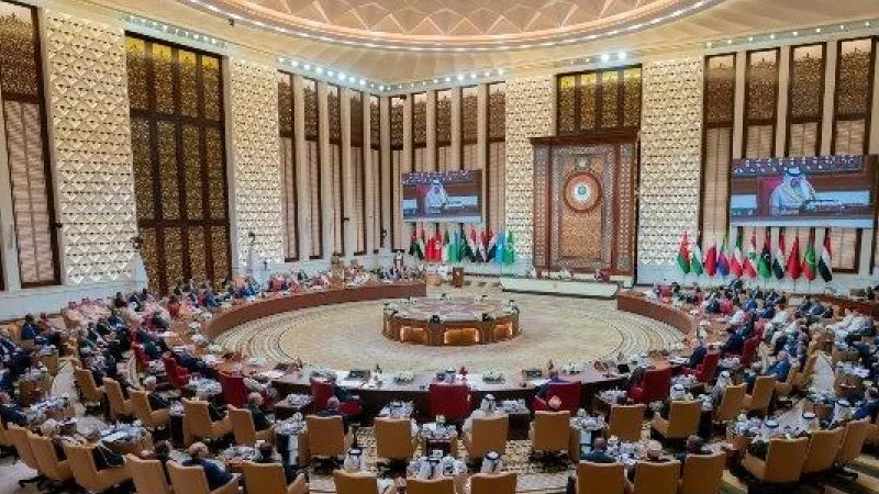 القمة العربية الطارئة تدعو لنشر قوات حفظ سلام دولية