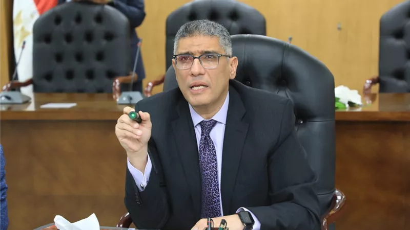 محافظ الجيزة يبحث شكاوي وطلبات قاطني العجوزة و العمرانية وبولاق