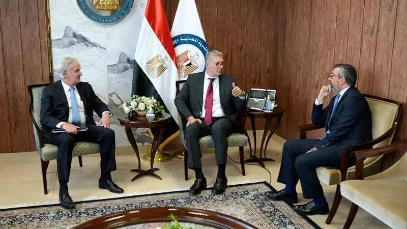 وزير البترول يستقبل رئيسي أبكس العالمية ويونايتد إنرجى الصينية