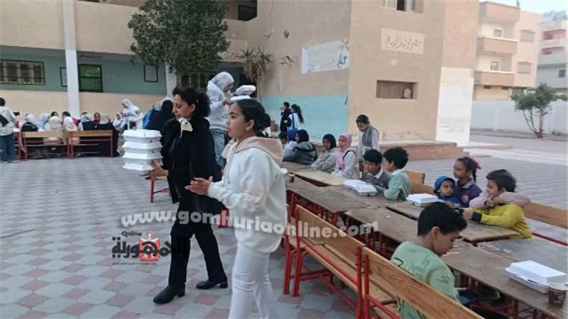 فيها حاجه حلوه..إفطار جماعي لطلاب ومدرسين مدرسة شدوان بالغردقة