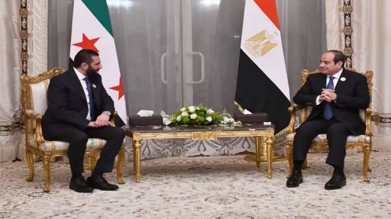 الرئيس السيسى يؤكد للشرع رفض مصر لأي تعدي على الأراضي السورية