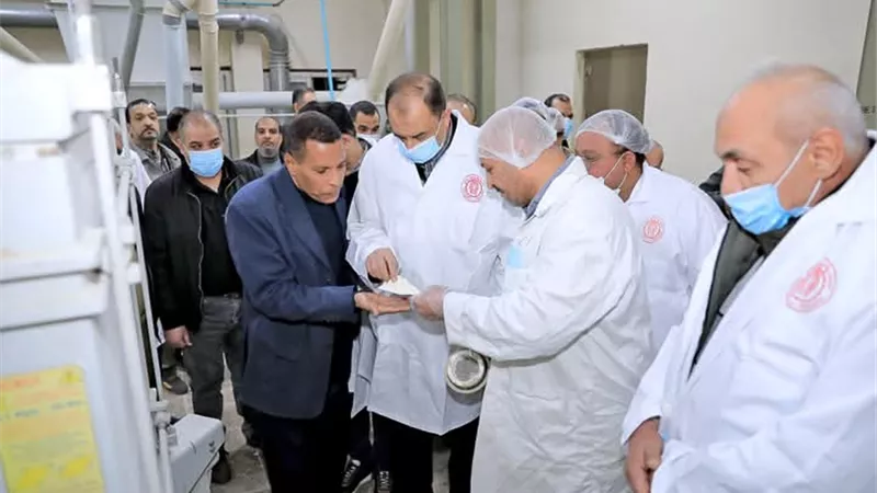 سراج يتفقد مقر شركة مطاحن مصر العليا