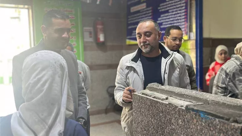 مدير ادارة المستشفيات بالبحر الأحمر يتابع العمل بمستشفى سفاجا
