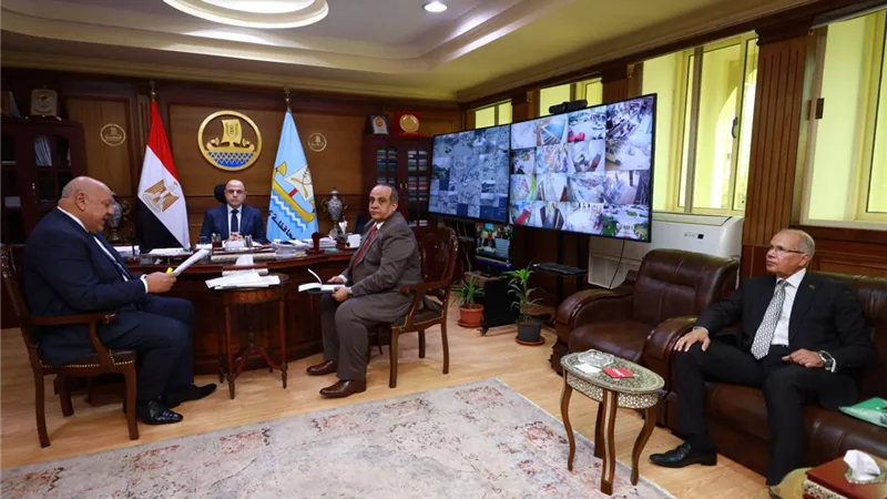 محافظ كفرالشيخ يبحث مشاكل الدوائر مع أعضاء مجلسي النواب والشيوخ