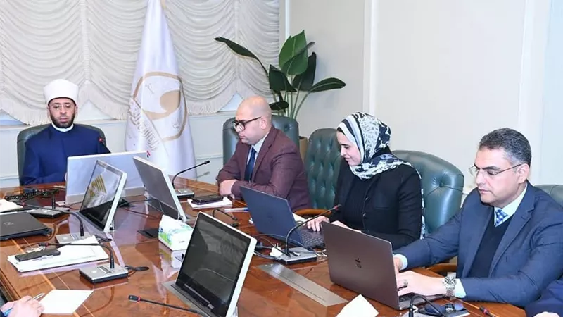 وزير الأوقاف يعقد اجتماعا لمتابعة إطلاق منصة الأوقاف الرقمية
