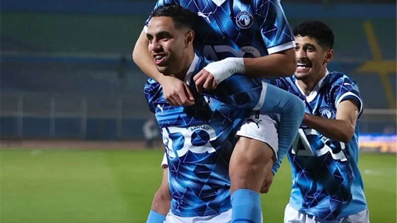 مصطفى فتحي يمنح بيراميدز الأفضلية أمام سيراميكا في الشوط الأول