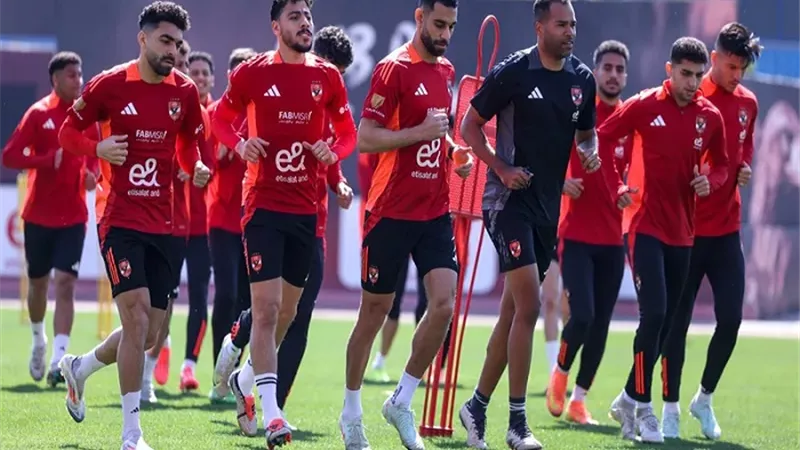 قائمة الراحلين عن الأهلي الموسم المقبل.. أبرزهم علي معلول