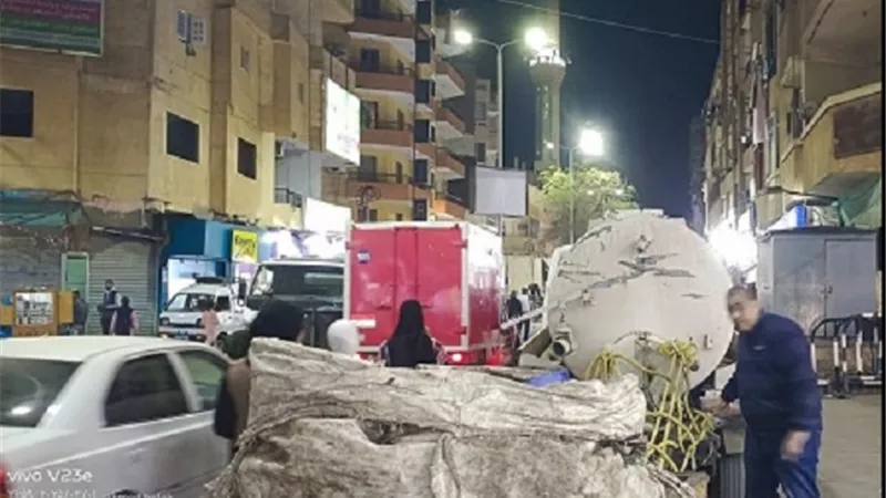 التحفظ على ٣٠ فوم فى حملات بيئية ضد نابشى القمامة بالأقصر