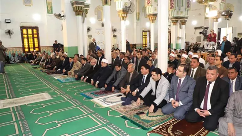 الأذاعه والتليفزيون المصريه ينقلان صلاة الجمعه من بنى سويف