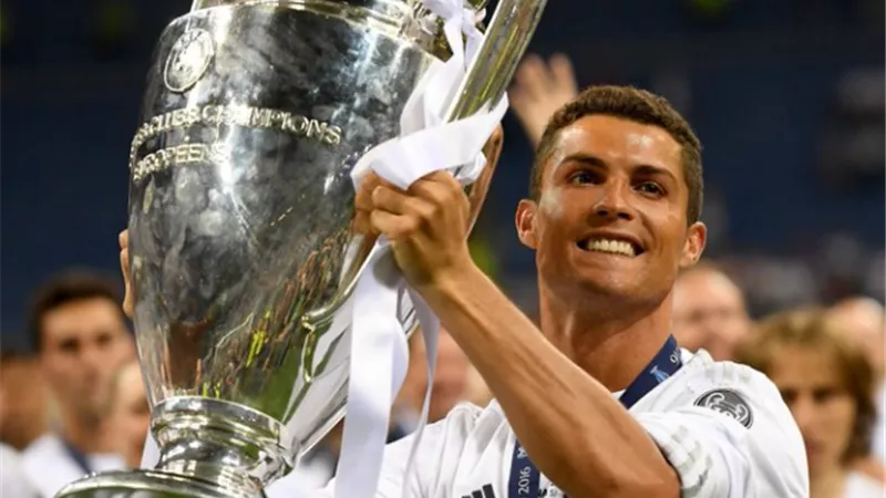 رونالدو يوجه رسالة مثيرة لنادي ريال مدريد