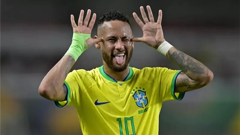 نيمار يعود لقائمة البرازيل استعدادا لمباراتي كولومبيا والأرجنتين