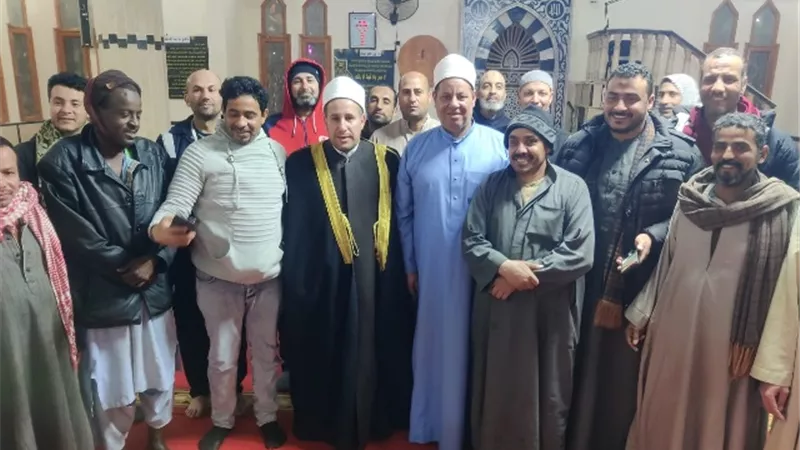 تواصل ملتقى الفكر لأوقاف مدينتى الشروق وبدر بمسجد السيدة عائشة.. صور