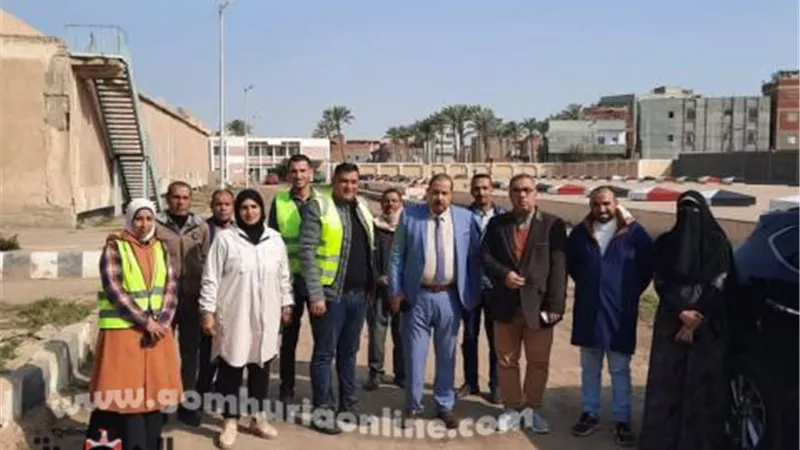 رئيس مياه دمياط يفاجئ محطات المياه والصرف الصحى