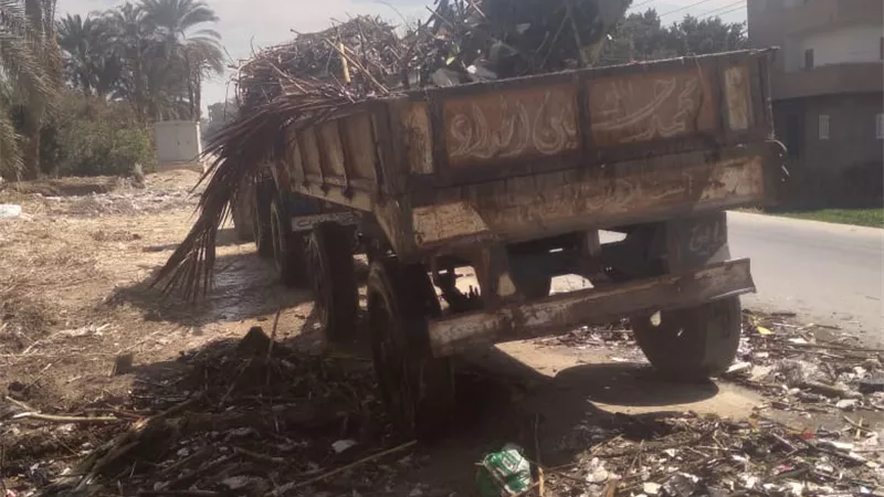 محافظ أسيوط يتابع جهود تطهير الترع والمصارف بالسوالم ..صور